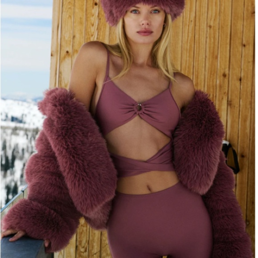 ALO ONESIE